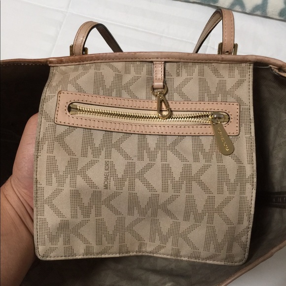 Womens Micheal Kors hand bag - Picture 3 of 7